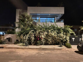 HAUT de villa contemporain sur golf securise